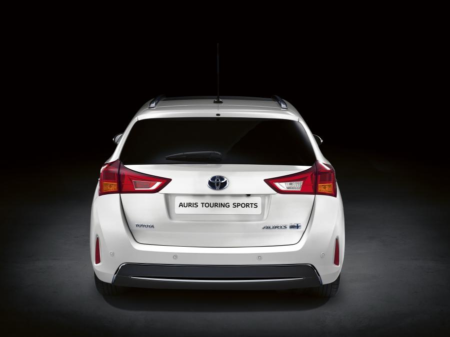  Toyota Auris Touring Sports 2012 года  (фото 4 из 6)